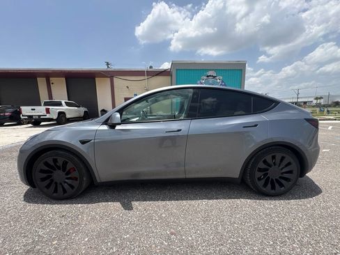 Used 2025 Tesla Model Y Performance AWD/4WD image 6
