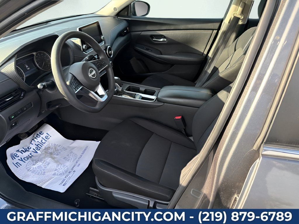 Used 2024 Nissan Sentra SV FWD image 14