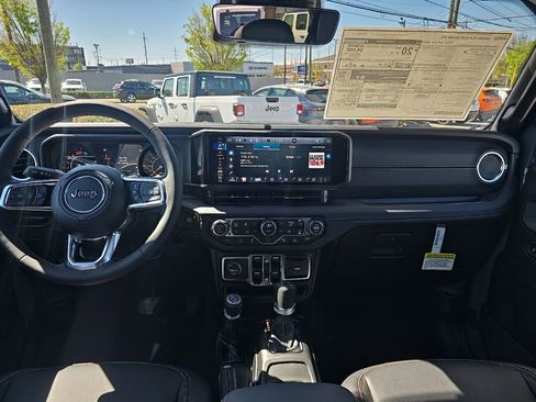 New 2026 Jeep Wrangler Unlimited Sahara AWD/4WD image 23