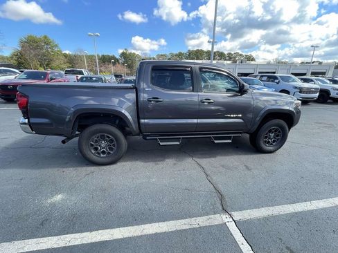 Used 2018 Toyota Tacoma SR5 image 11