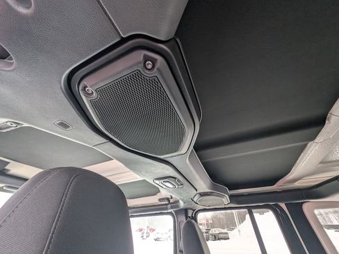 Used 2022 Jeep Wrangler Unlimited Sport image 19