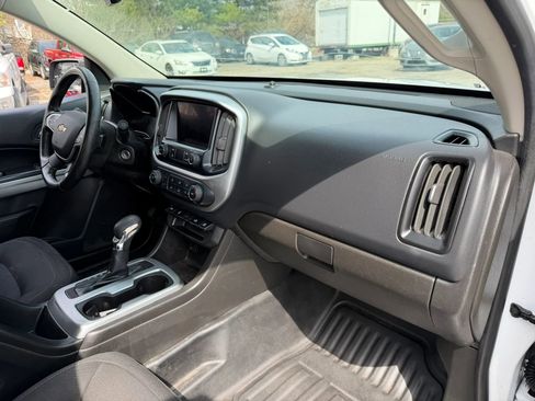 Used 2022 Chevrolet Colorado LT w/ Fleet Safety Package image 25