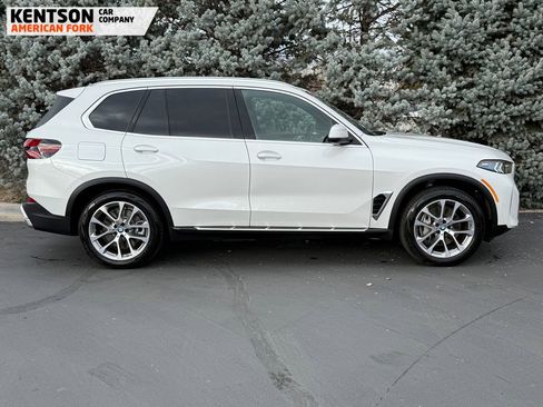 Used 2025 BMW X5 xDrive50e image 10