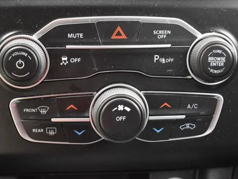 Used 2022 Dodge Charger SXT image 32