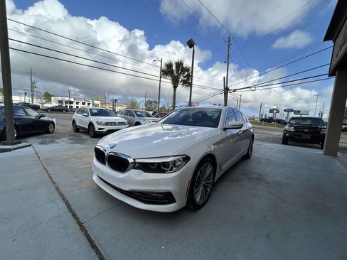 Used 2018 BMW 530i xDrive image 2