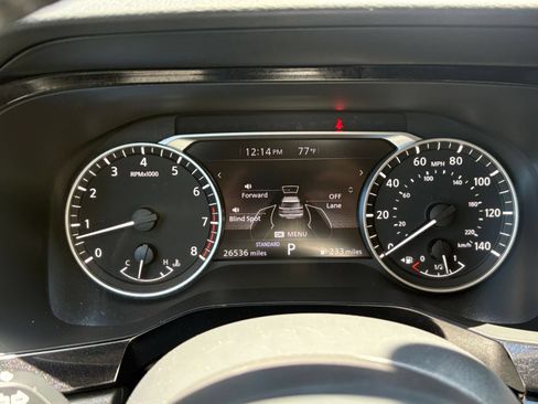 Used 2025 Nissan Pathfinder SV FWD image 39