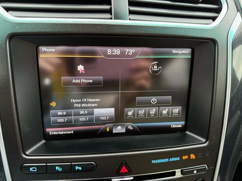 Used 2016 Ford Explorer Platinum image 30