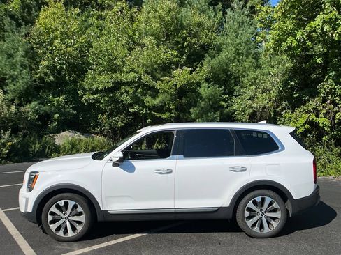 Used 2022 Kia Telluride S AWD/4WD image 2