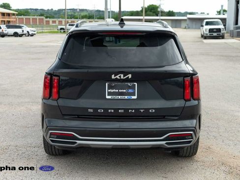 Used 2022 Kia Sorento SX FWD image 7