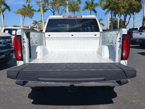 Used 2025 GMC Sierra 1500 SLT image 13