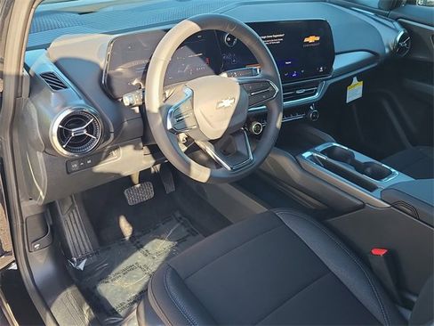 New 2026 Chevrolet Equinox EV LT image 19