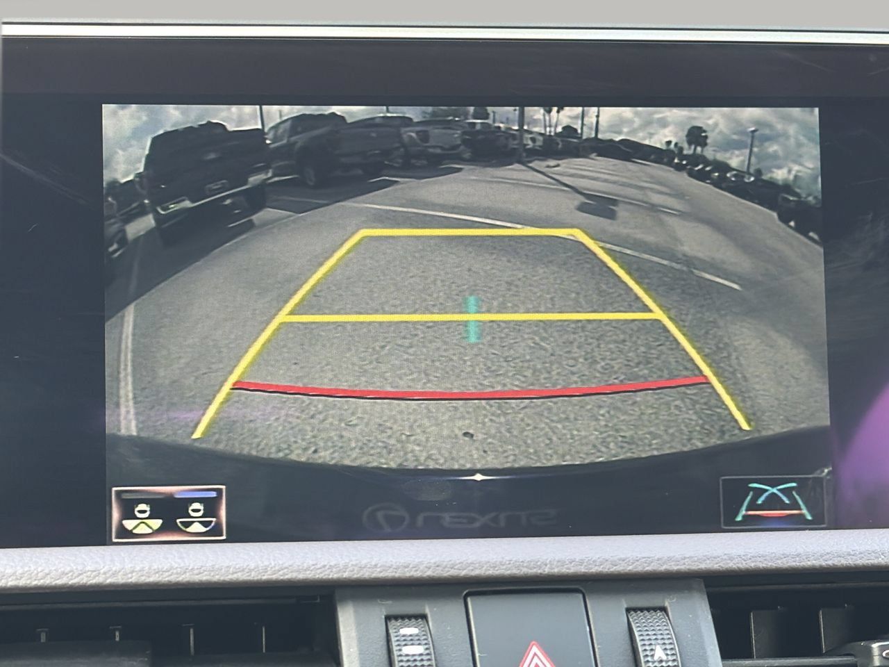 Used 2019 Lexus ES 300h w/ Accessory Package 2 FWD image 24