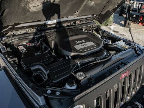 Used 2017 Jeep Wrangler Unlimited Rubicon image 54