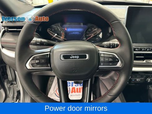 Used 2026 Jeep Compass Trailhawk AWD/4WD image 18