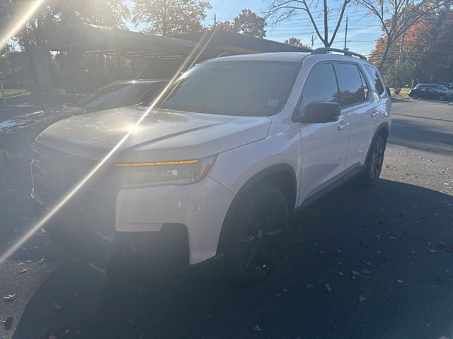 Used 2026 Honda Pilot Black Edition image 2