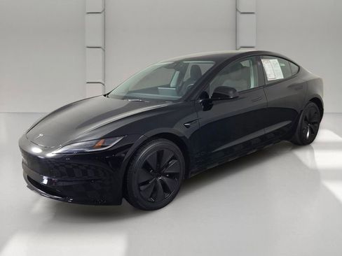 Used 2024 Tesla Model 3 Standard Range RWD image 4