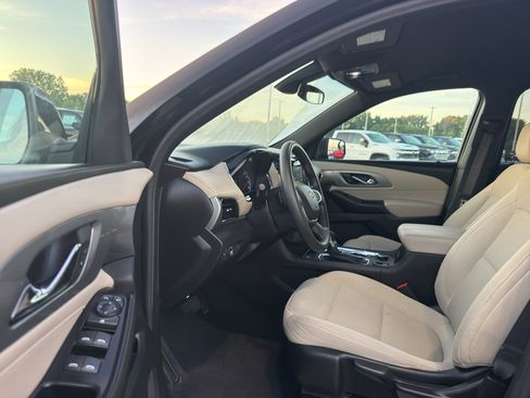 Certified 2023 Chevrolet Traverse LS w/ LPO, Floor Liner Package AWD/4WD image 11