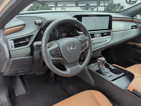 Certified 2025 Lexus ES 350 w/ Premium Package FWD image 12