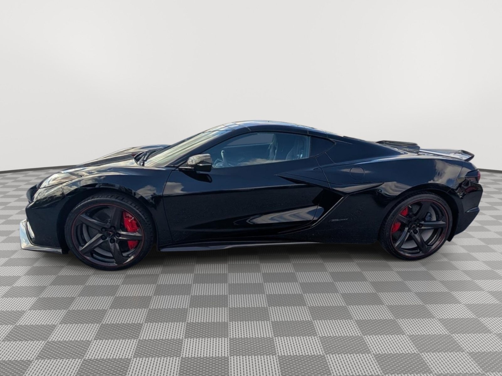 Used 2024 Chevrolet Corvette E-Ray AWD/4WD image 2