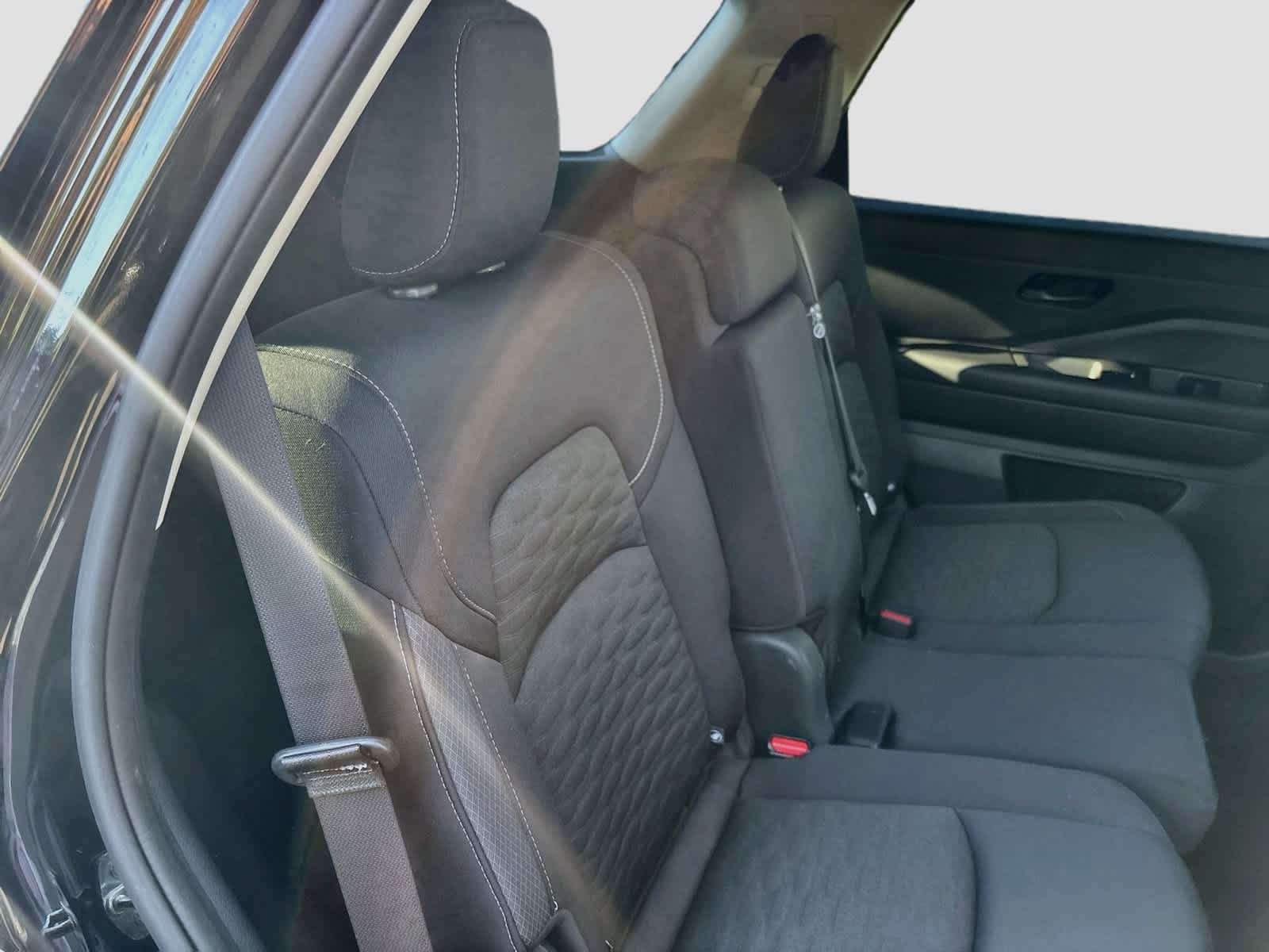 Used 2023 Nissan Pathfinder S FWD image 25