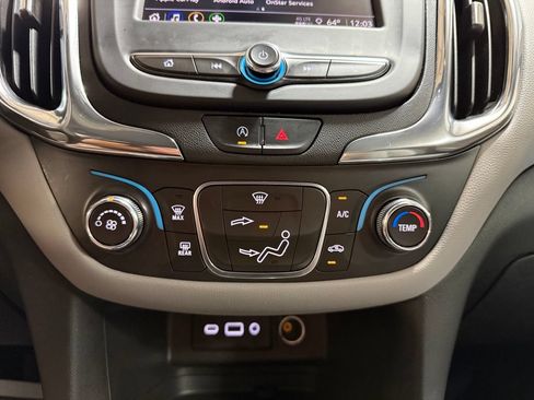 Used 2023 Chevrolet Equinox LS w/ LS Convenience Package FWD image 14