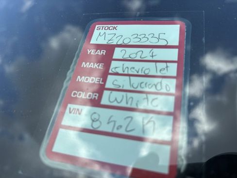 Used 2021 Chevrolet Silverado 1500 LT Trail Boss w/ Convenience Package II image 5