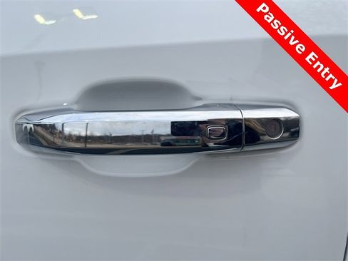 Used 2020 GMC Sierra 1500 SLT w/ SLT Premium Plus Package image 17