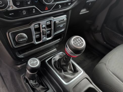 Used 2020 Jeep Wrangler Unlimited Sport AWD/4WD image 27