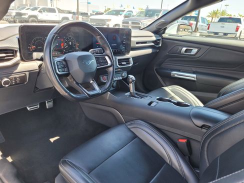Used 2025 Ford Mustang Premium RWD image 10