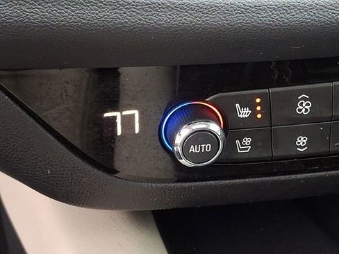 Used 2018 Buick Enclave Premium FWD image 22