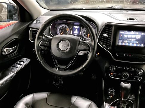 Used 2019 Jeep Cherokee Latitude Plus image 5