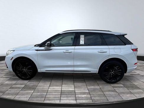 Used 2025 Lincoln Corsair Reserve w/ Jet Appearance Package AWD/4WD image 4