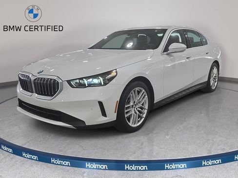 Certified 2024 BMW 530i w/ Convenience Package RWD image 1