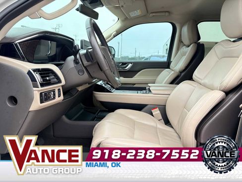Used 2024 Lincoln Navigator Premiere AWD/4WD image 10