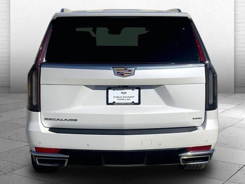 Used 2021 Cadillac Escalade Premium Luxury Platinum w/ Heavy-Duty Trailer Package image 3