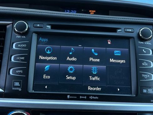 Used 2018 Toyota Highlander Limited image 17