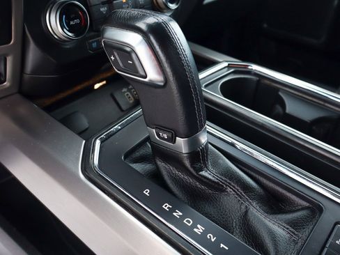 Used 2016 Ford F150 Platinum w/ Equipment Group 701A Luxury image 41