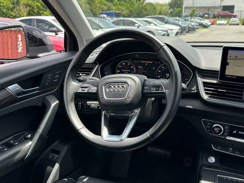 Used 2020 Audi Q5 e Prestige w/ Prestige Package AWD/4WD image 18