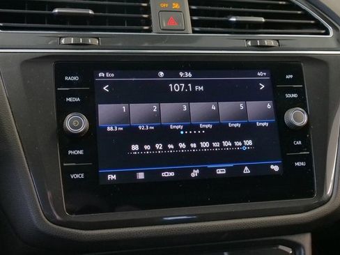 Used 2022 Volkswagen Tiguan SE image 20