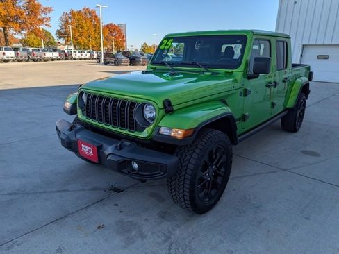 Used 2025 Jeep Gladiator Sport image 33