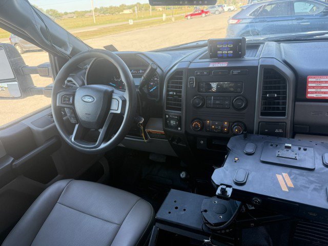 Used 2019 Ford F550 4x4 Regular Cab Super Duty image 8