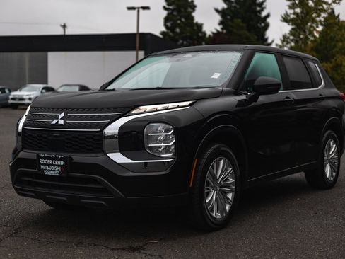 Used 2022 Mitsubishi Outlander ES image 4