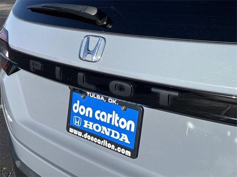 Certified 2025 Honda Pilot Sport image 6
