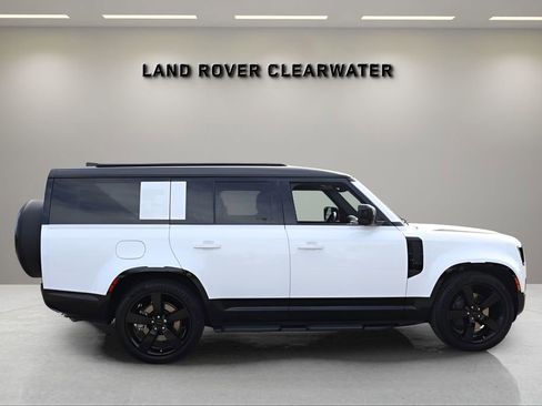 New 2026 Land Rover Defender 130 X-Dynamic SE image 6