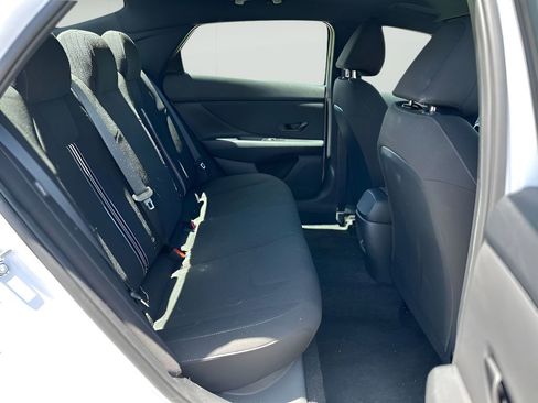 Used 2025 Hyundai Elantra Sport image 22