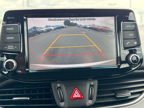 Used 2018 Hyundai Elantra GT FWD image 19