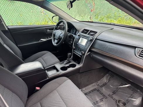 Used 2016 Toyota Camry LE FWD image 25