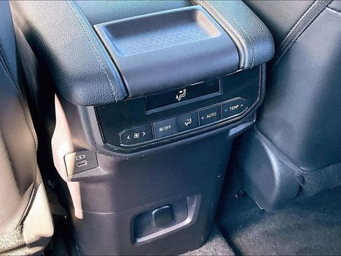 Used 2024 Toyota Grand Highlander XLE image 10