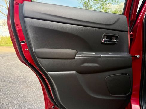 Used 2020 Mitsubishi Outlander Sport SE AWD/4WD image 20