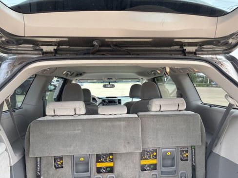 Used 2012 Toyota Sienna LE w/ Towing Pkg FWD image 21